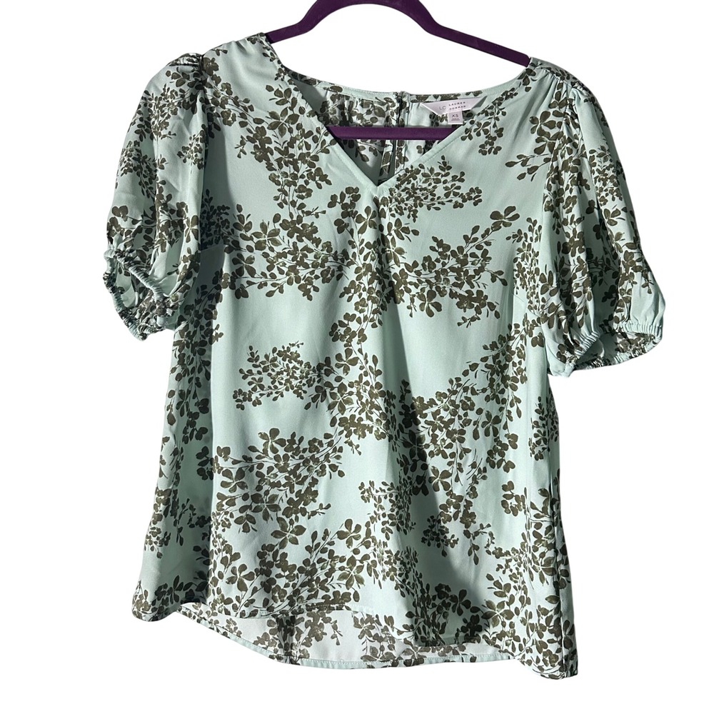 LC Lauren Conrad Womens Floral Blouse XS Short Sleeve V Neck Light Blue